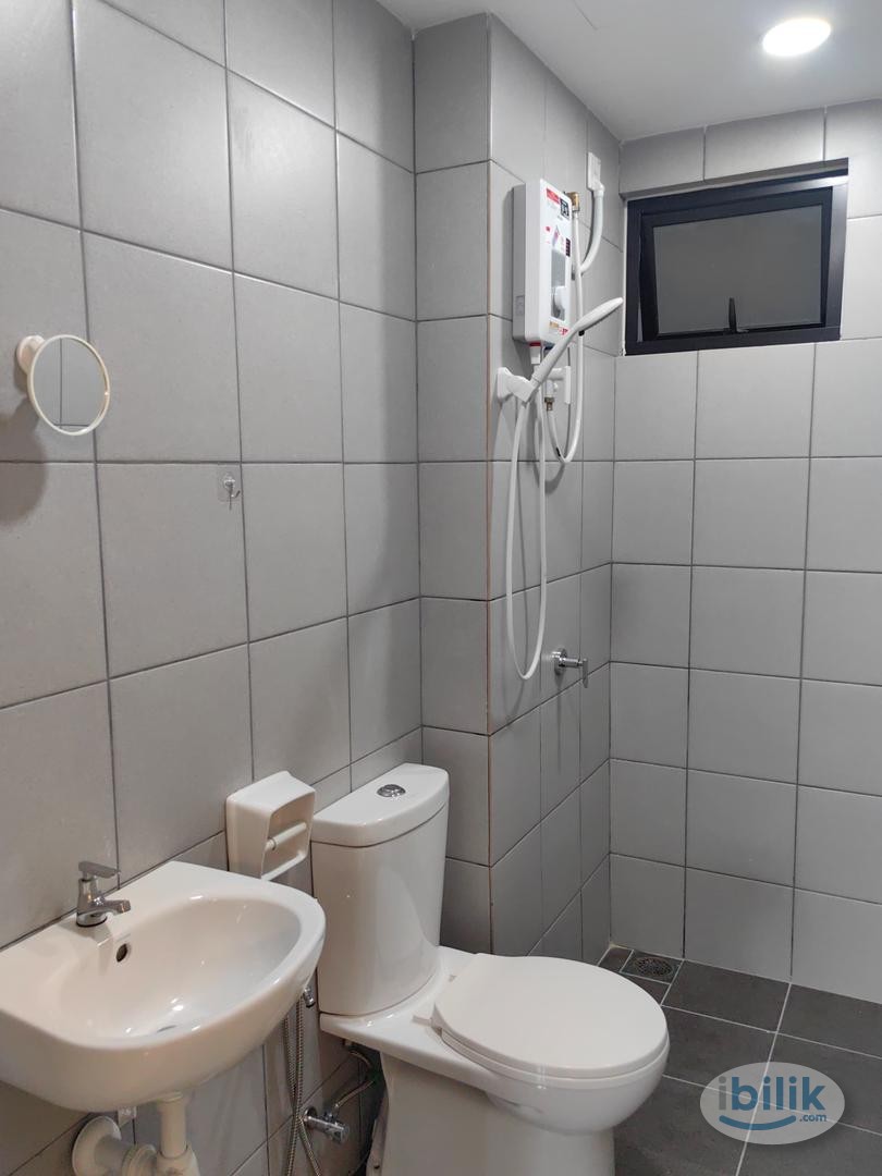 Master Room at Sungai Ara, Penang - Image 2