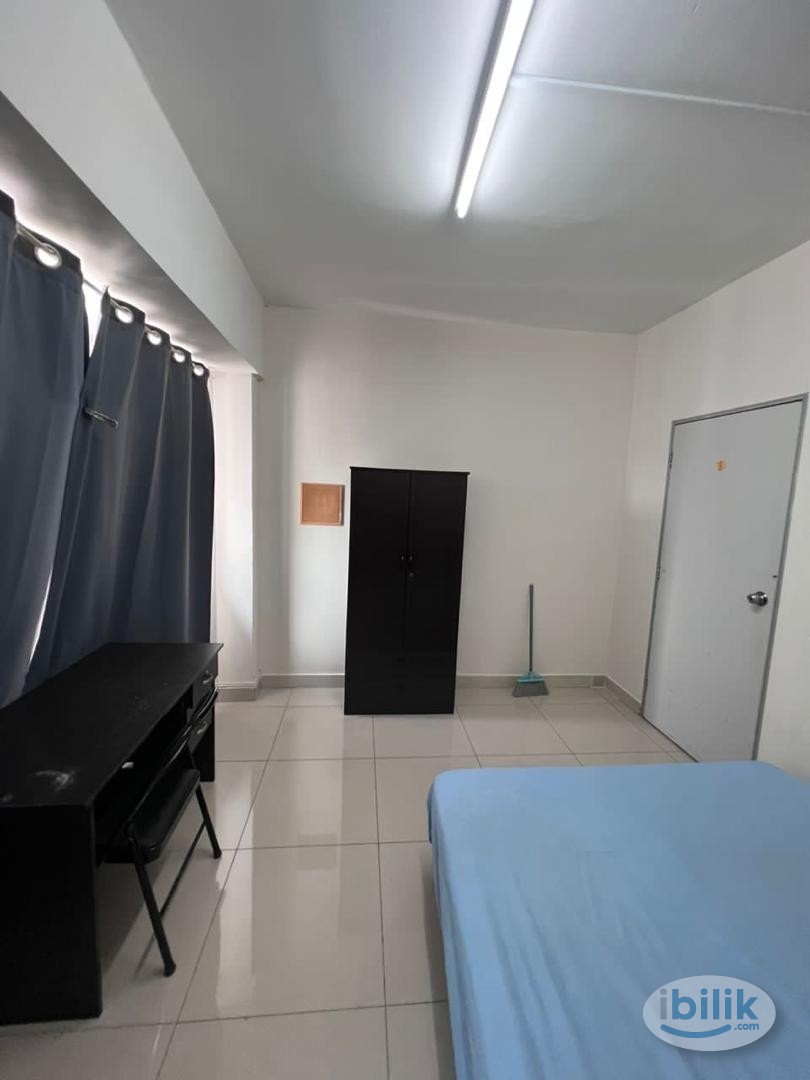 😍 5 mins walk to LRT😍 Inclusive all Utilities 😍Free Wifi 😍Free Cleaning 😍Fully Furnished Medium Room at Main Place Suban - Image 2