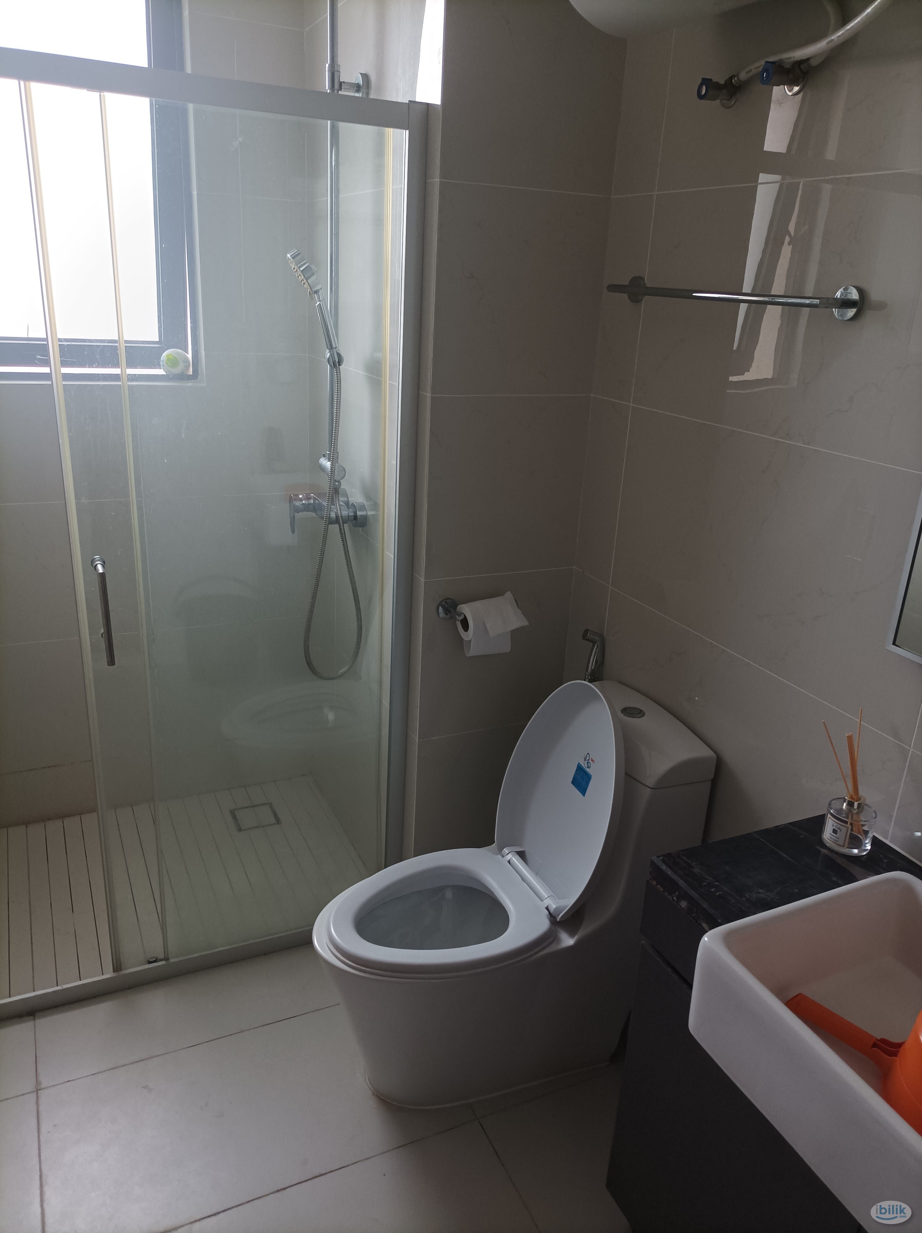 Room for rent amberside danga bay - Image 2