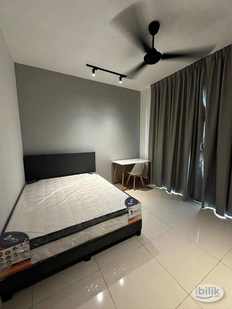 Middle Room at Elit Heights, Bayan Baru - Image 1