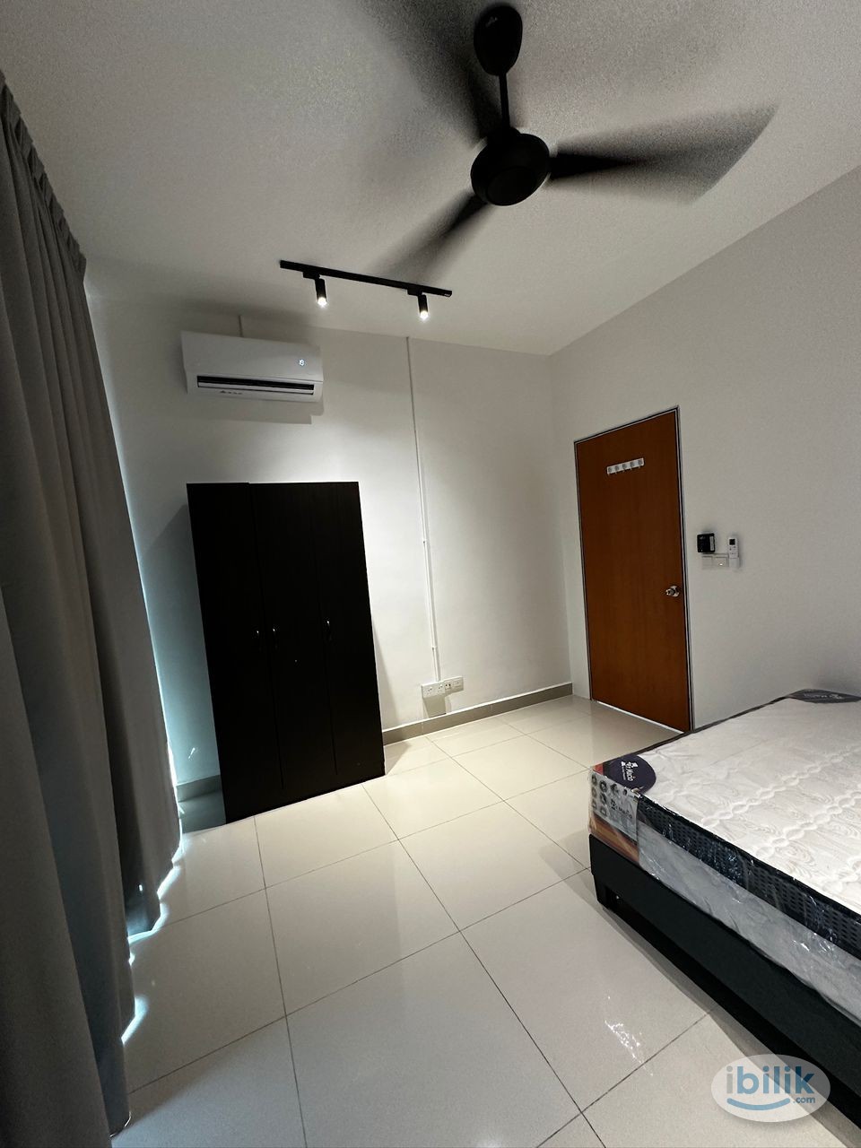 Middle Room at Elit Heights, Bayan Baru - Image 2