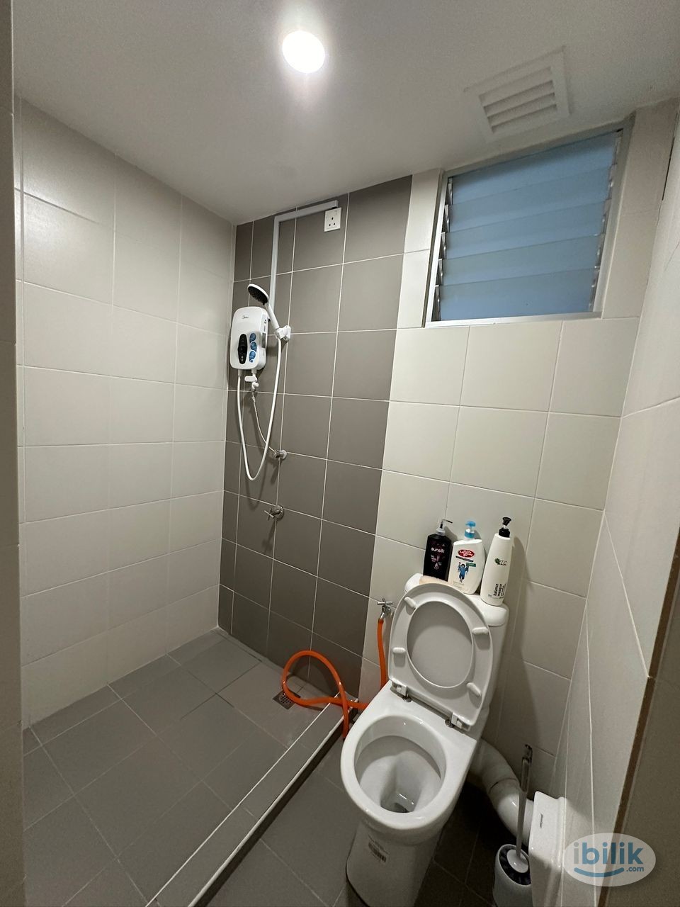 Middle Room at Elit Heights, Bayan Baru - Image 3