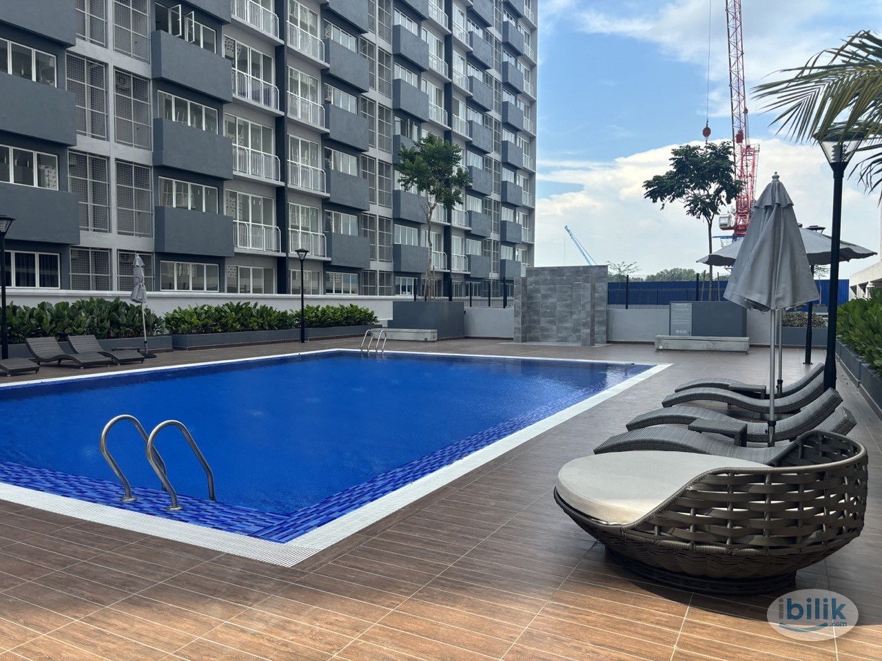 Nice room at Nadayu! Room attached PRIVATE BATHROOM‼️NEAR HELP UNI✅Premium ⭐️ Master Room Fully Furnished @ NEW Aircond  - Image 4