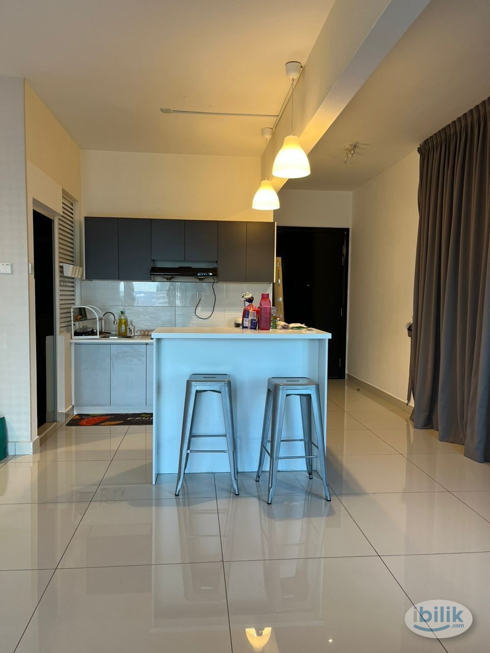 Middle Room at Saville @ The Park, Pantai - Image 4