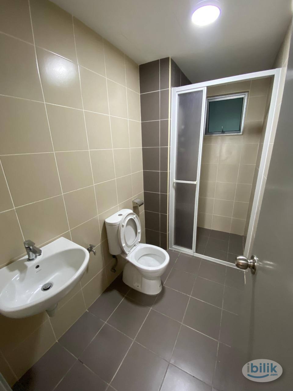 Master Room at Razak City Residences, Sungai Besi - Image 5