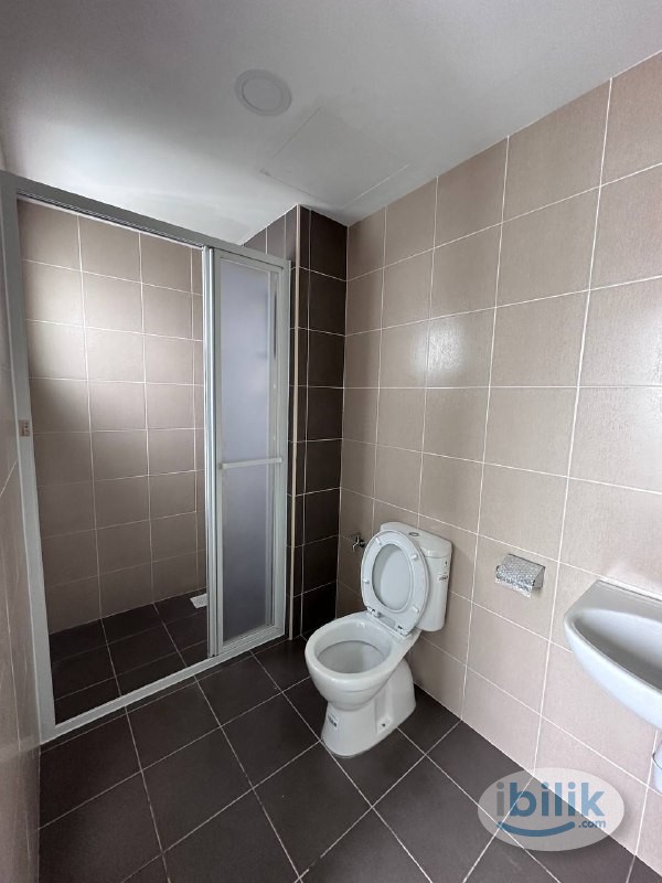 Master Room at Razak City Residences, Sungai Besi - Image 4