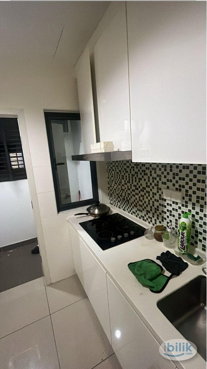 Master Room at Paramount Utropolis @ Glenmarie, Shah Alam - Image 4