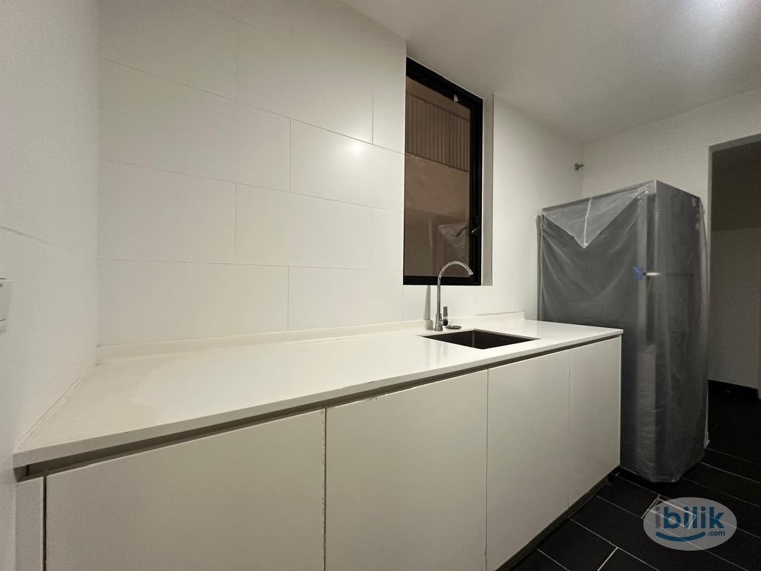Middle Room at SQWhere, Sungai Buloh (Female Unit) - Image 3