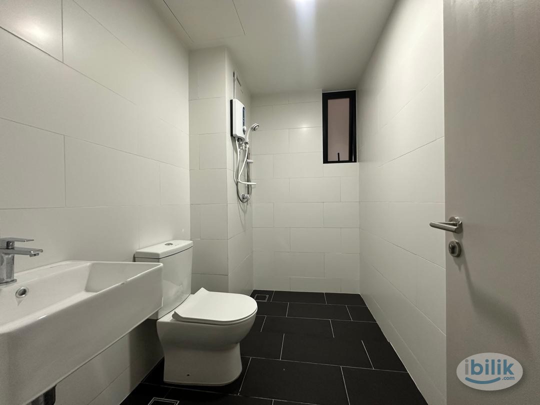 Middle Room at SQWhere, Sungai Buloh (Female Unit) - Image 4