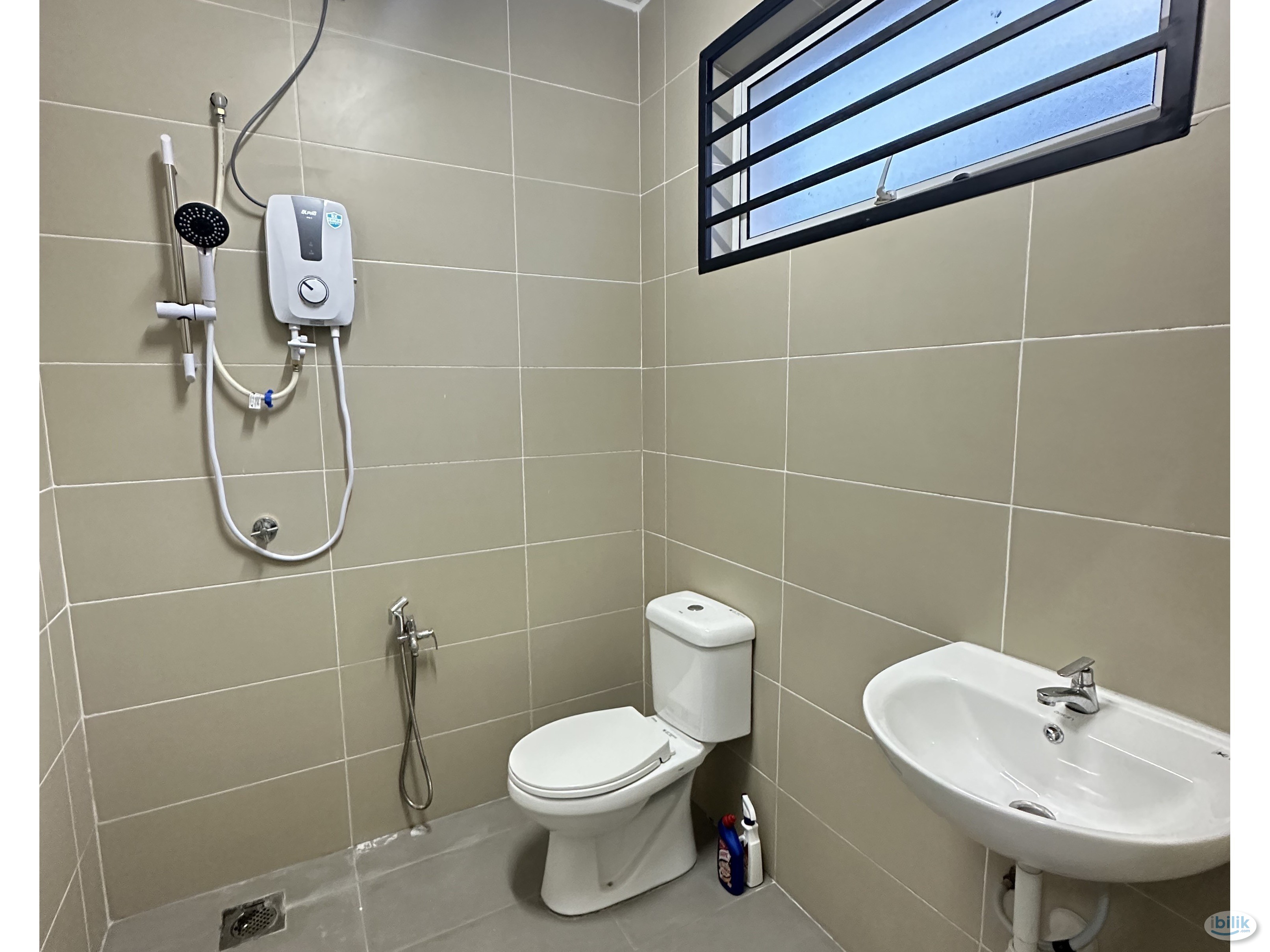 Middle Room at Seremban, Negeri Sembilan - Image 3