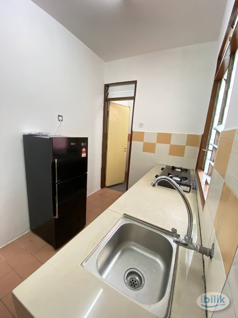 Middle Room at Bandar Sunway, Petaling Jaya - Image 2