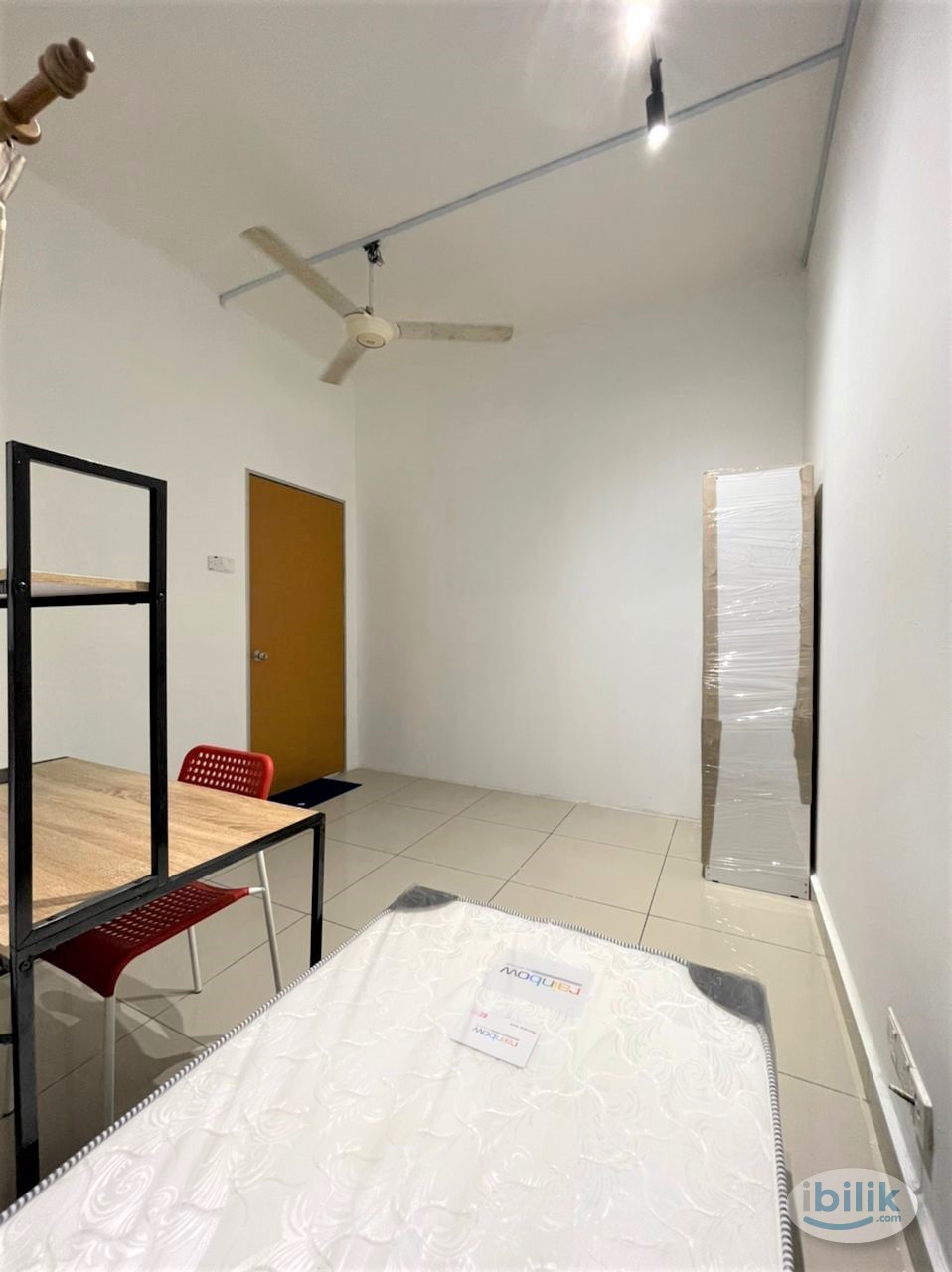 Middle Partitioned Room [Include Wifi n Water] Impian Meridian Usj 1 near Sunway South Quay - Image 2