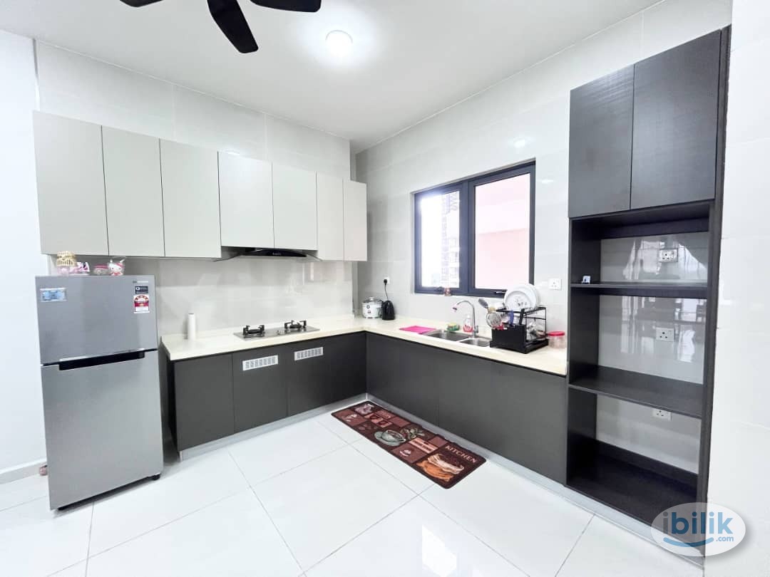 Master Room at Danga View, Danga Bay - Image 3