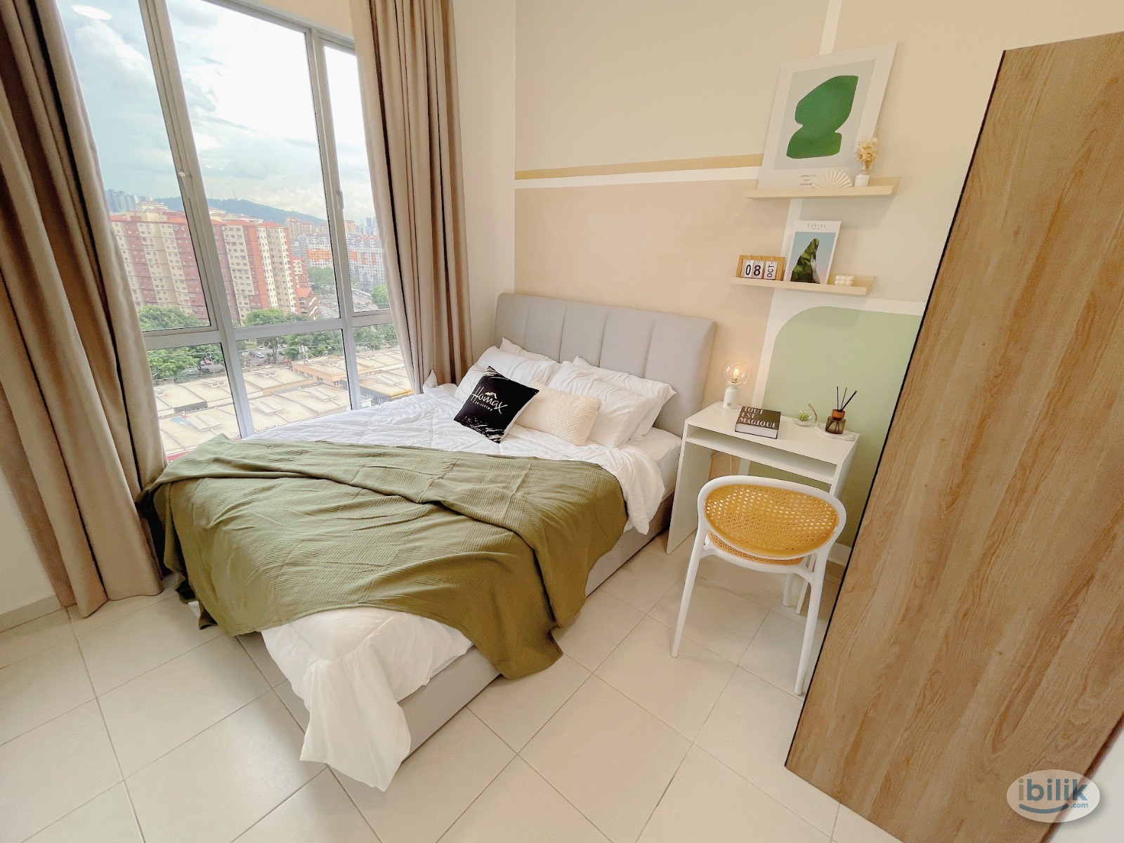 ONLY 2 mins Walk to LRT SALAK SELATAN, Middle Room @ Pixel City Sentral, Bandar Sri Permaisur - Image 1
