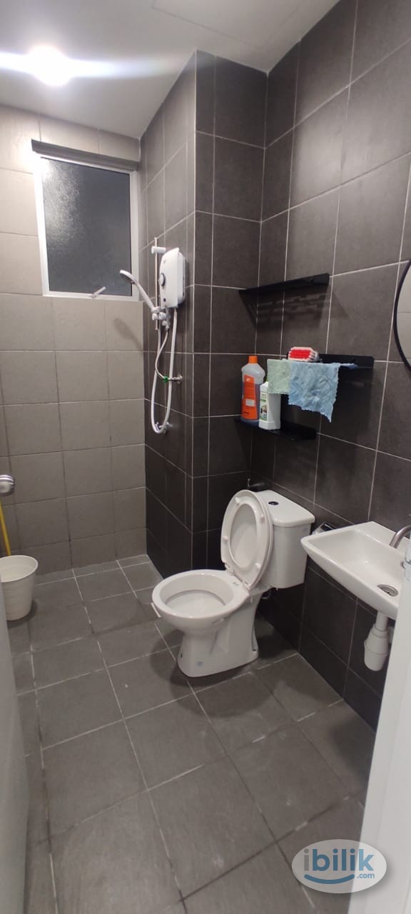 ONLY 2 mins Walk to LRT SALAK SELATAN, Middle Room @ Pixel City Sentral, Bandar Sri Permaisur - Image 4