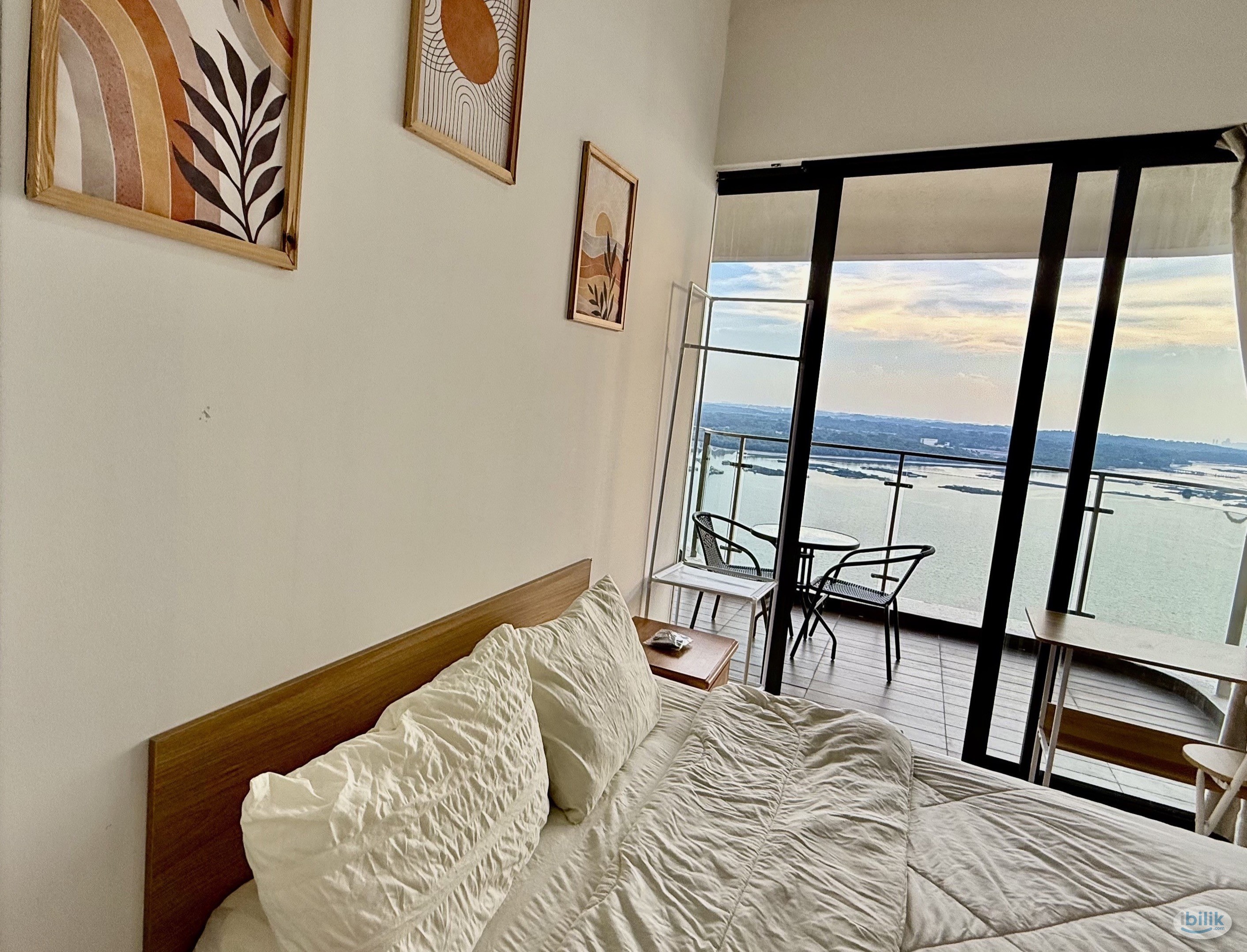 Danga Bay Stunning Full Seaview Balcony Room - Image 1