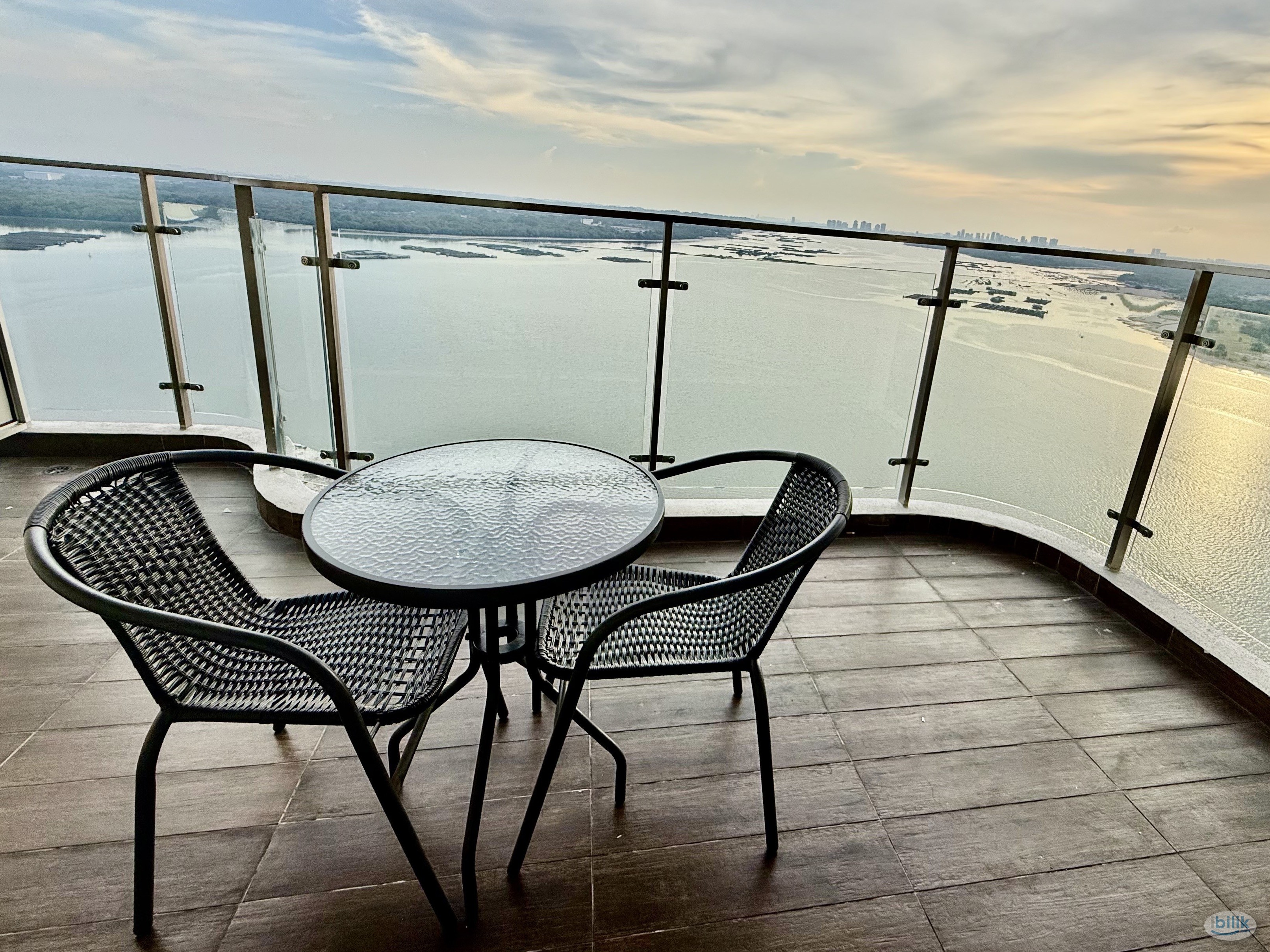 Danga Bay Stunning Full Seaview Balcony Room - Image 2