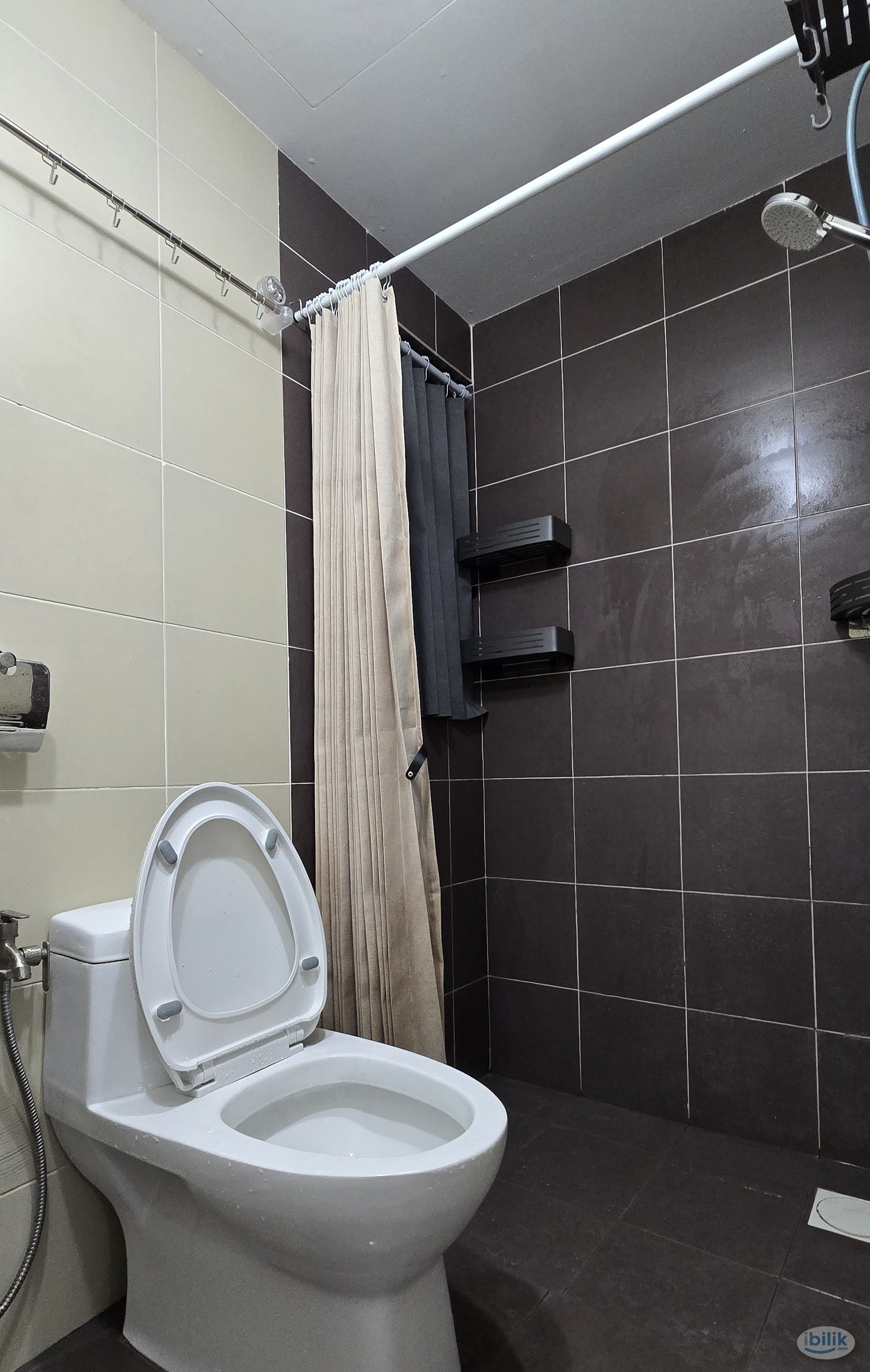 Middle Room at DK Senza, Bandar Sunway (Next To Taylor's University) - Image 3