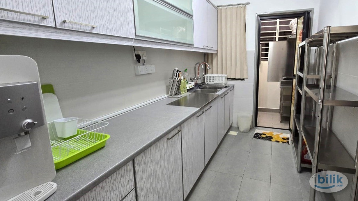 Middle Room at DK Senza, Bandar Sunway (Next To Taylor's University) - Image 4