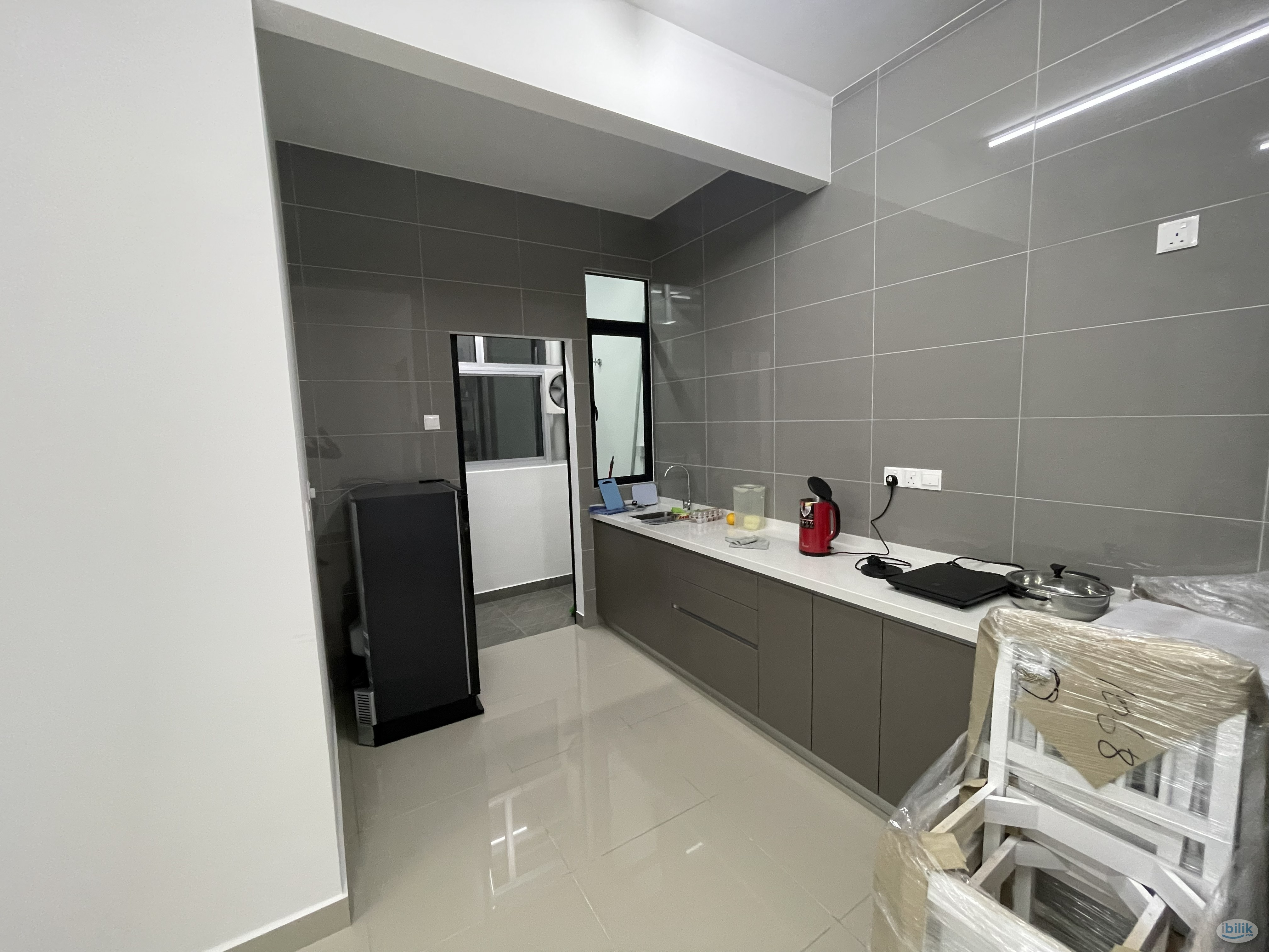 Master Room at 99 Residence, Taman Wahyu - Image 2