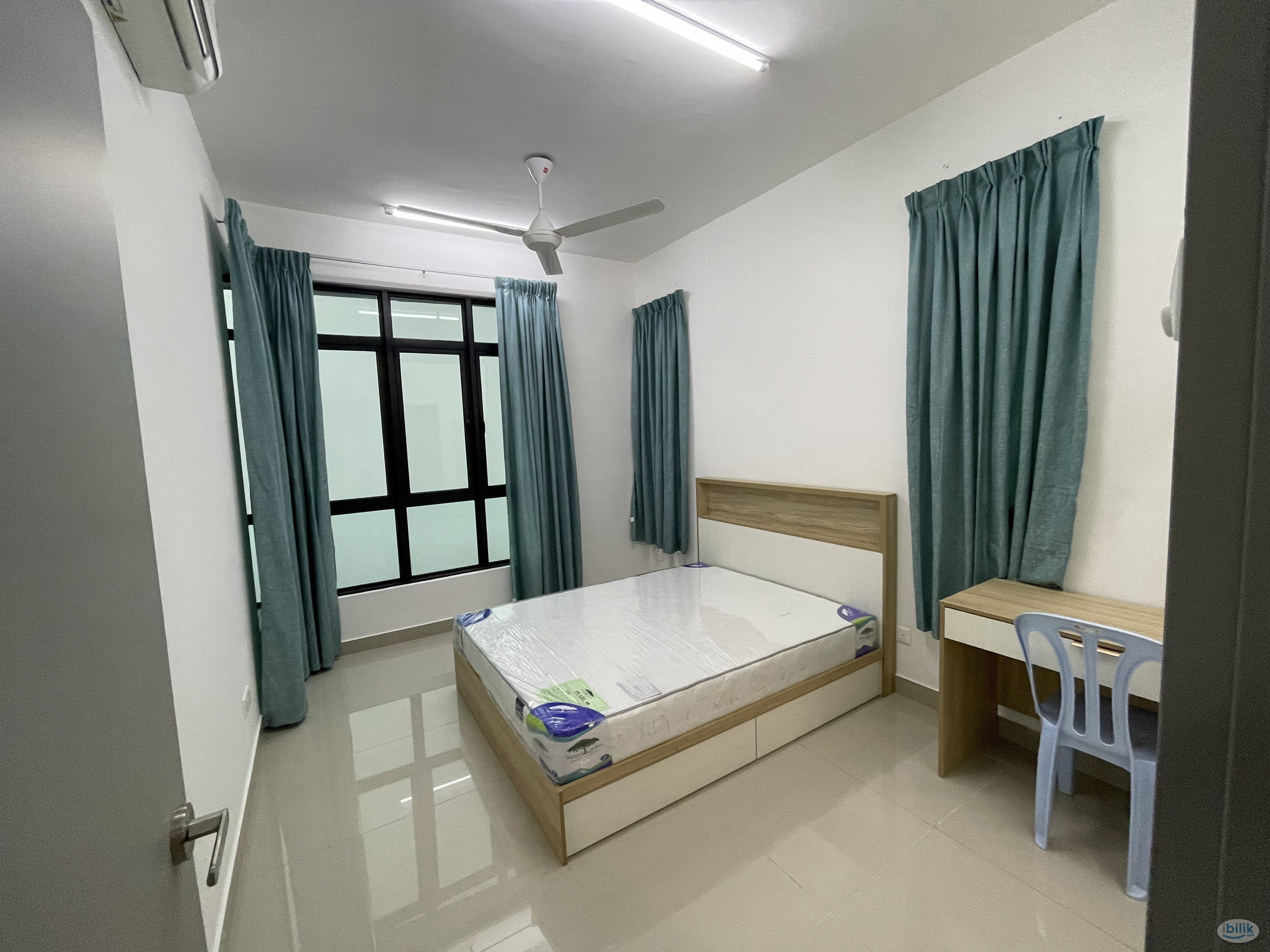 Master Room at 99 Residence, Taman Wahyu - Image 3