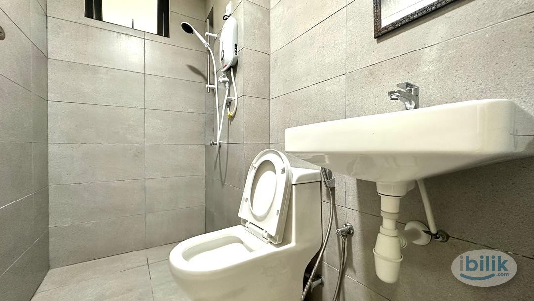 Cozy Master Room for Rent @ Vivo Executive Apartment, Batu Kawan - Image 3