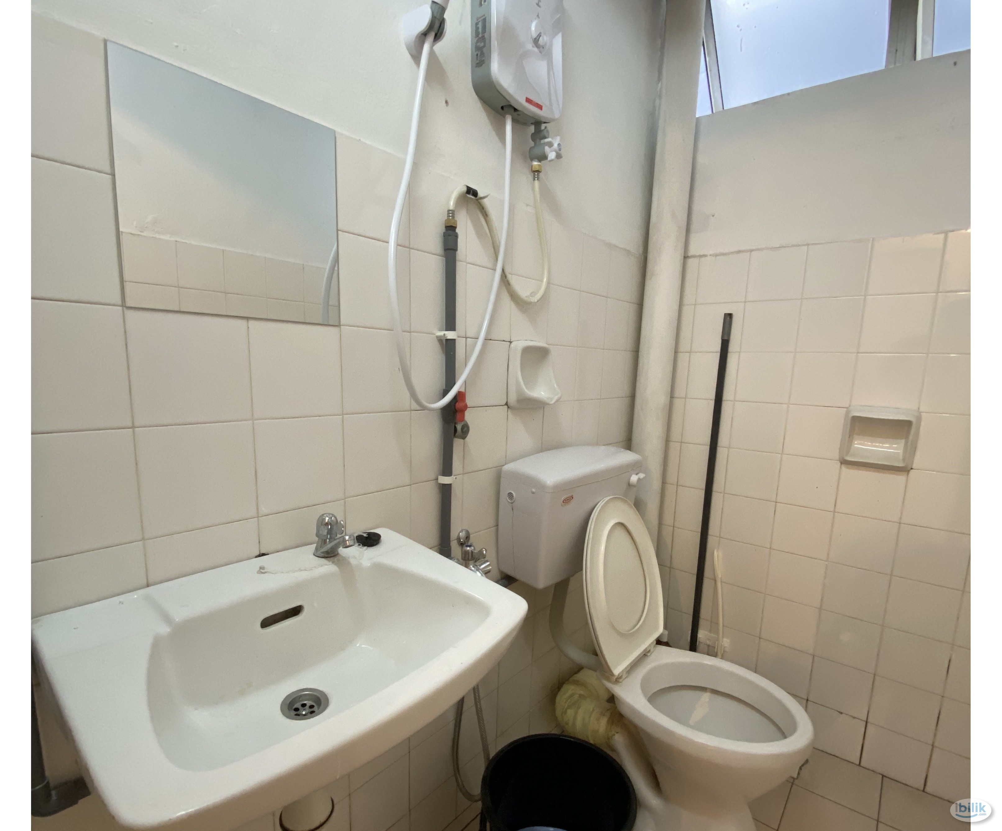 Bilik Lelaki Furnished Subang Airport Inc Utilities & WIFI - Image 3