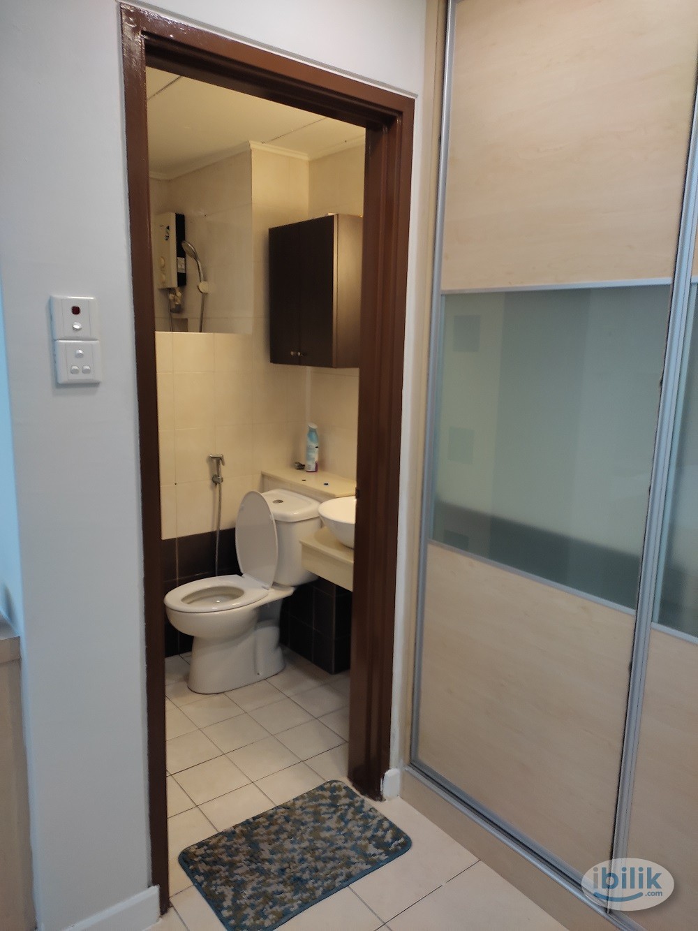 Master Room at Casa kiara 1, near Kiara 163, 1MK, arcoris, Gateway Kiaramas, Mont Kiara - Image 2