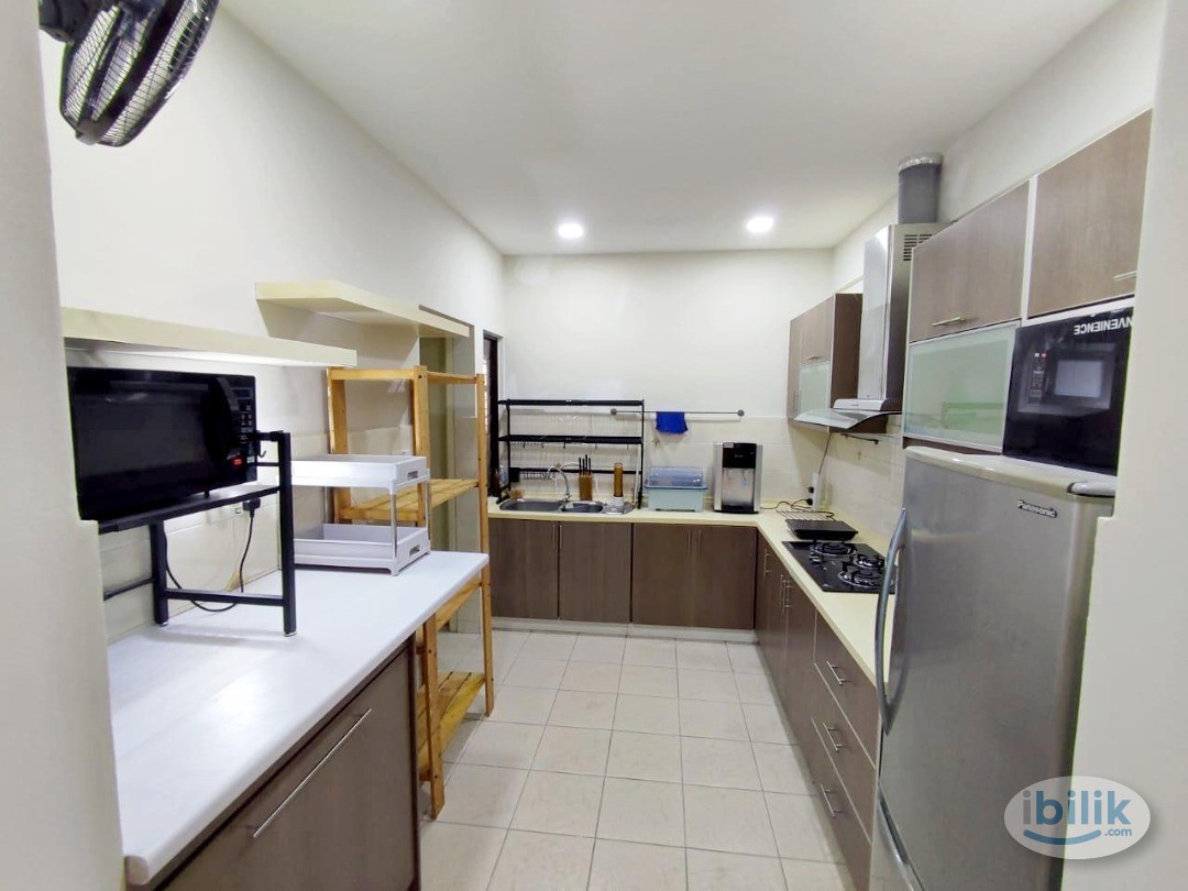 Master Room at Casa kiara 1, near Kiara 163, 1MK, arcoris, Gateway Kiaramas, Mont Kiara - Image 4