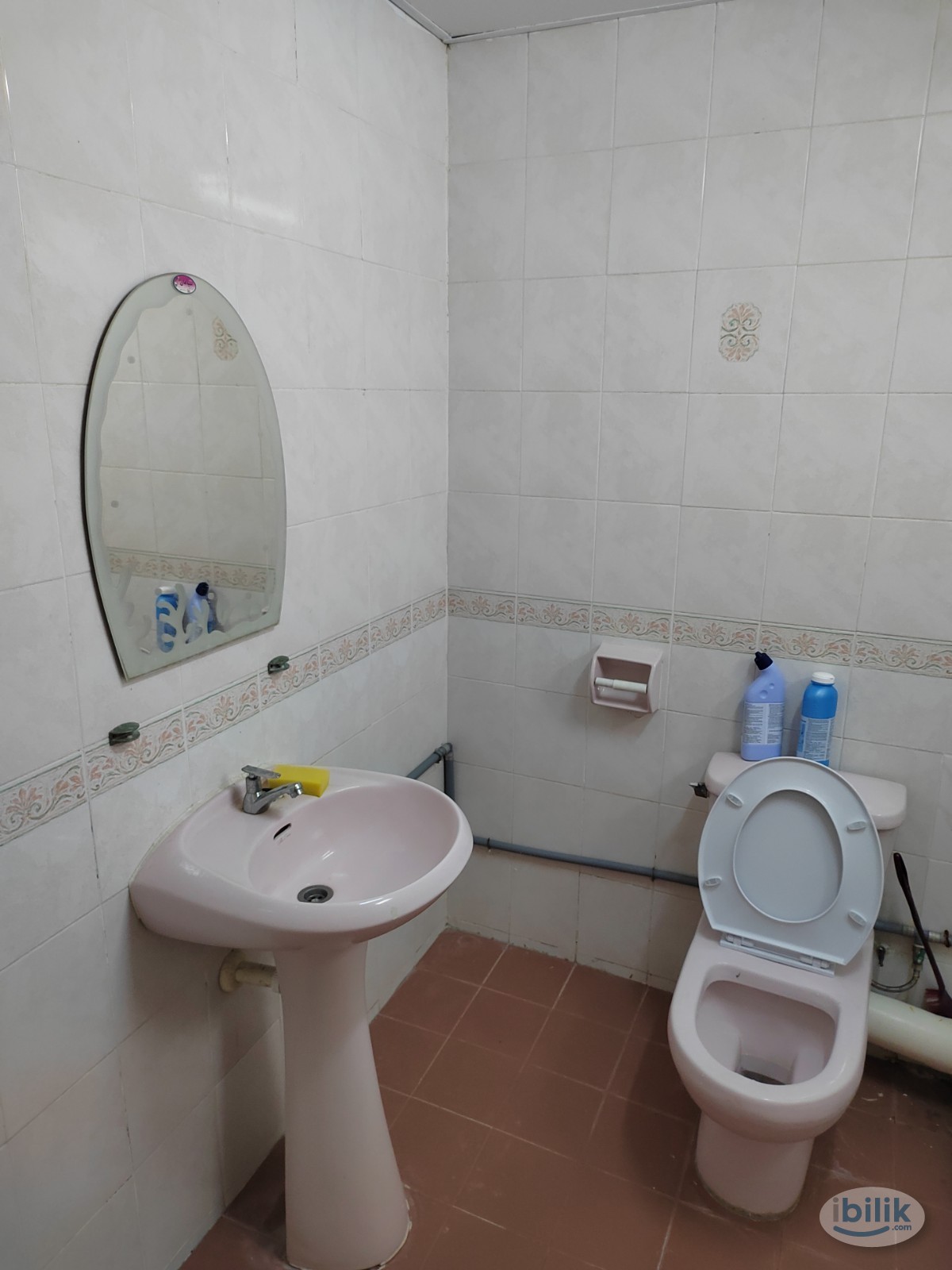 Villa Emas Aircond Condo Middle Room included utilities Share Bathroom MIX GENDER - Image 2