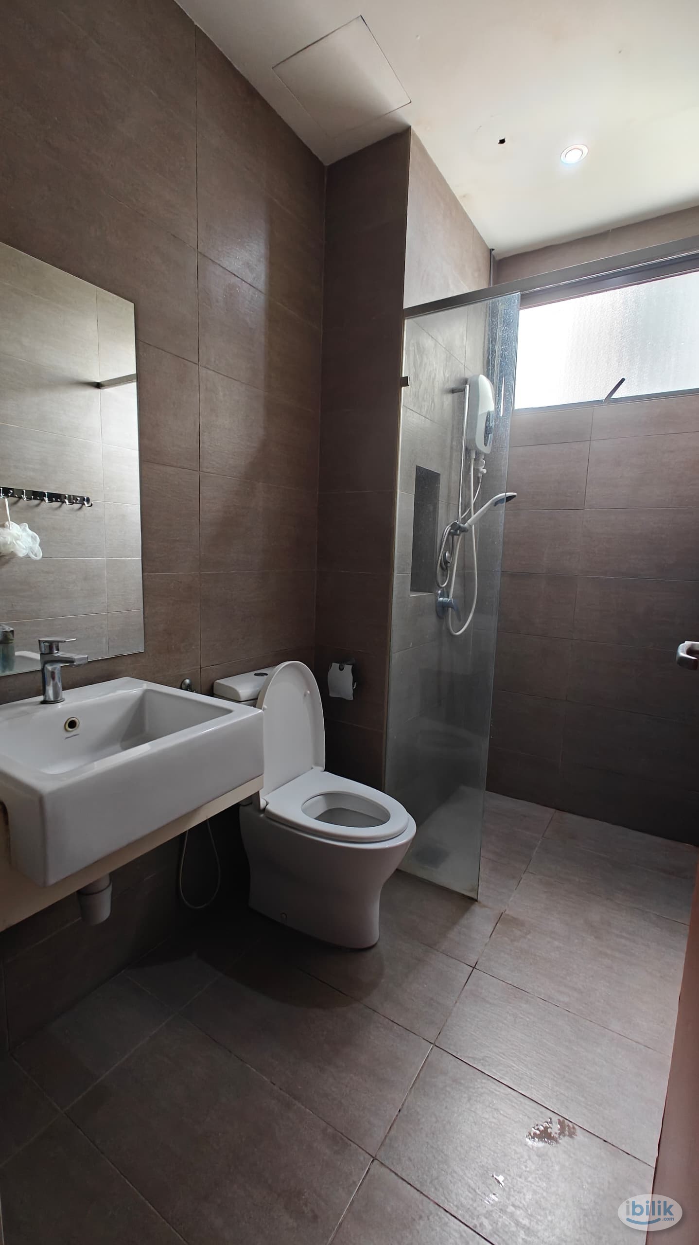 Middle Room Female Unit at Old Klang Road (Car Park Available) - Image 4