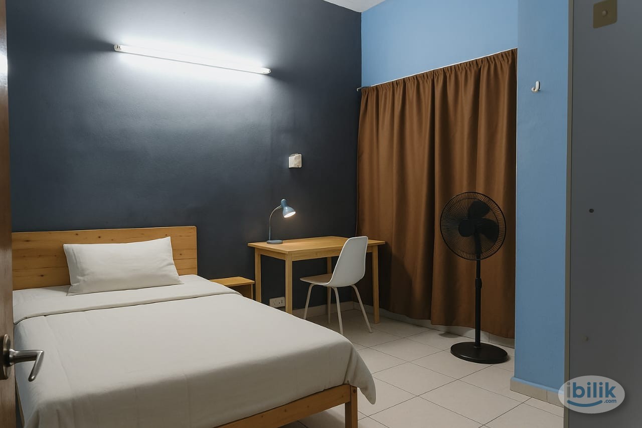 Middle Room at Damansara Utama, Petaling Jaya - Image 1