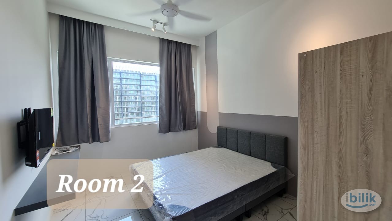 Middle Room at Quay West, Penang - Image 1