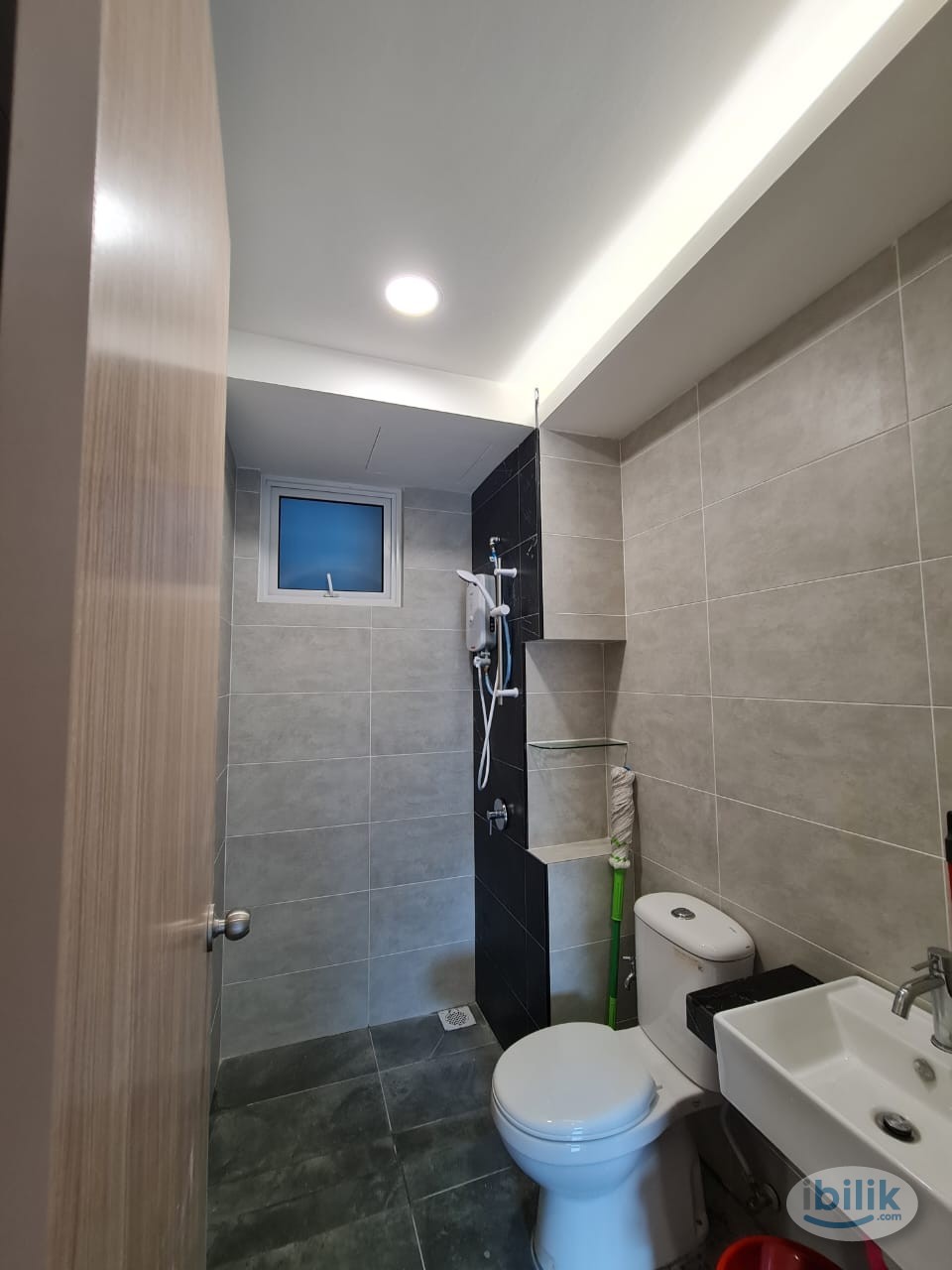 Middle Room at Quay West, Penang - Image 4