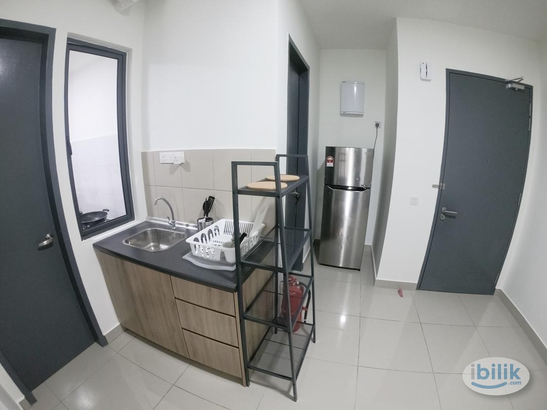 Girl Muslim | sharing | Middle Room at Selayang 18, Selayang | fully furnised | near BBS - Image 3