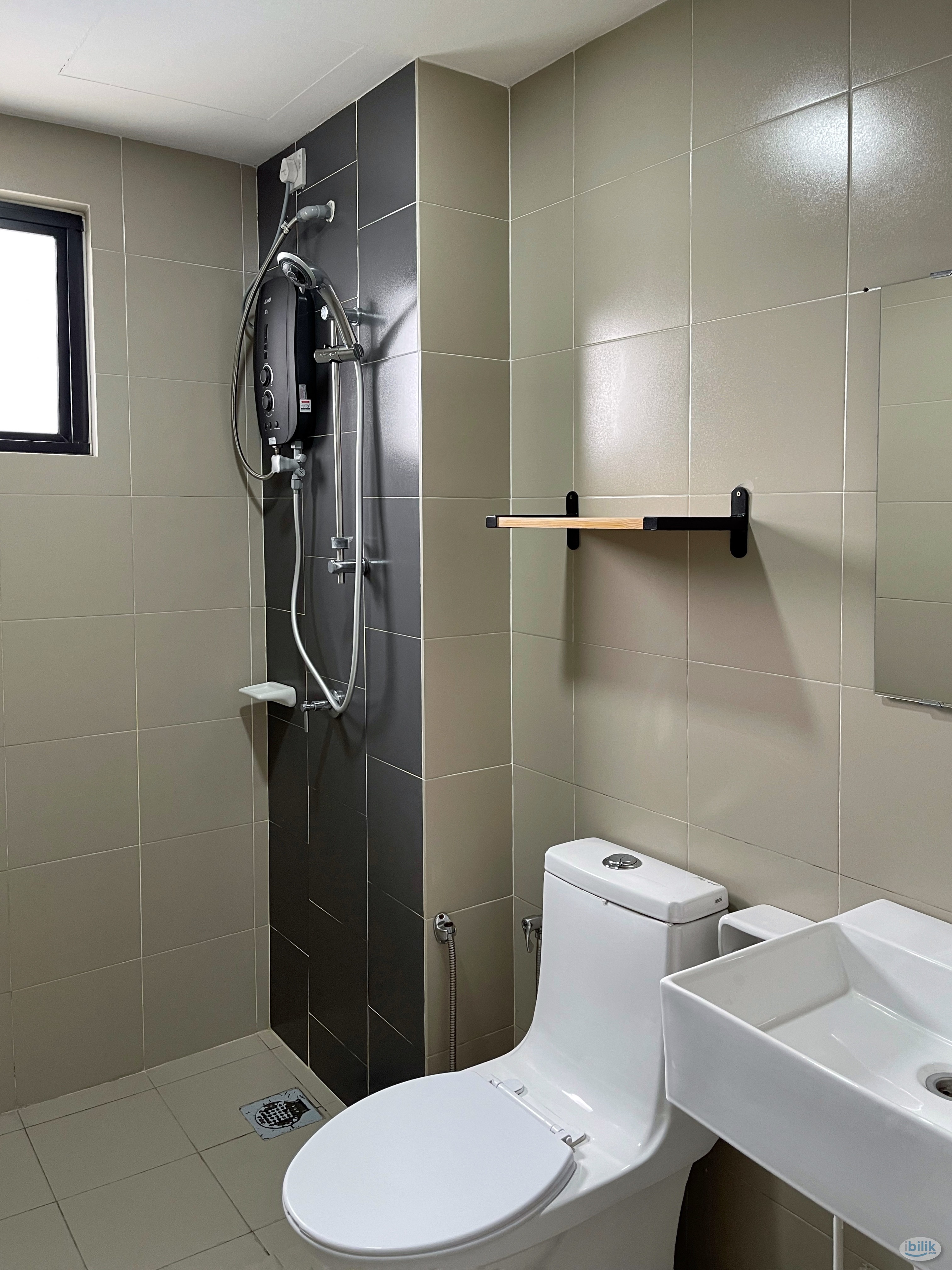 Master Room at Residensi Alami, Shah Alam - Image 4