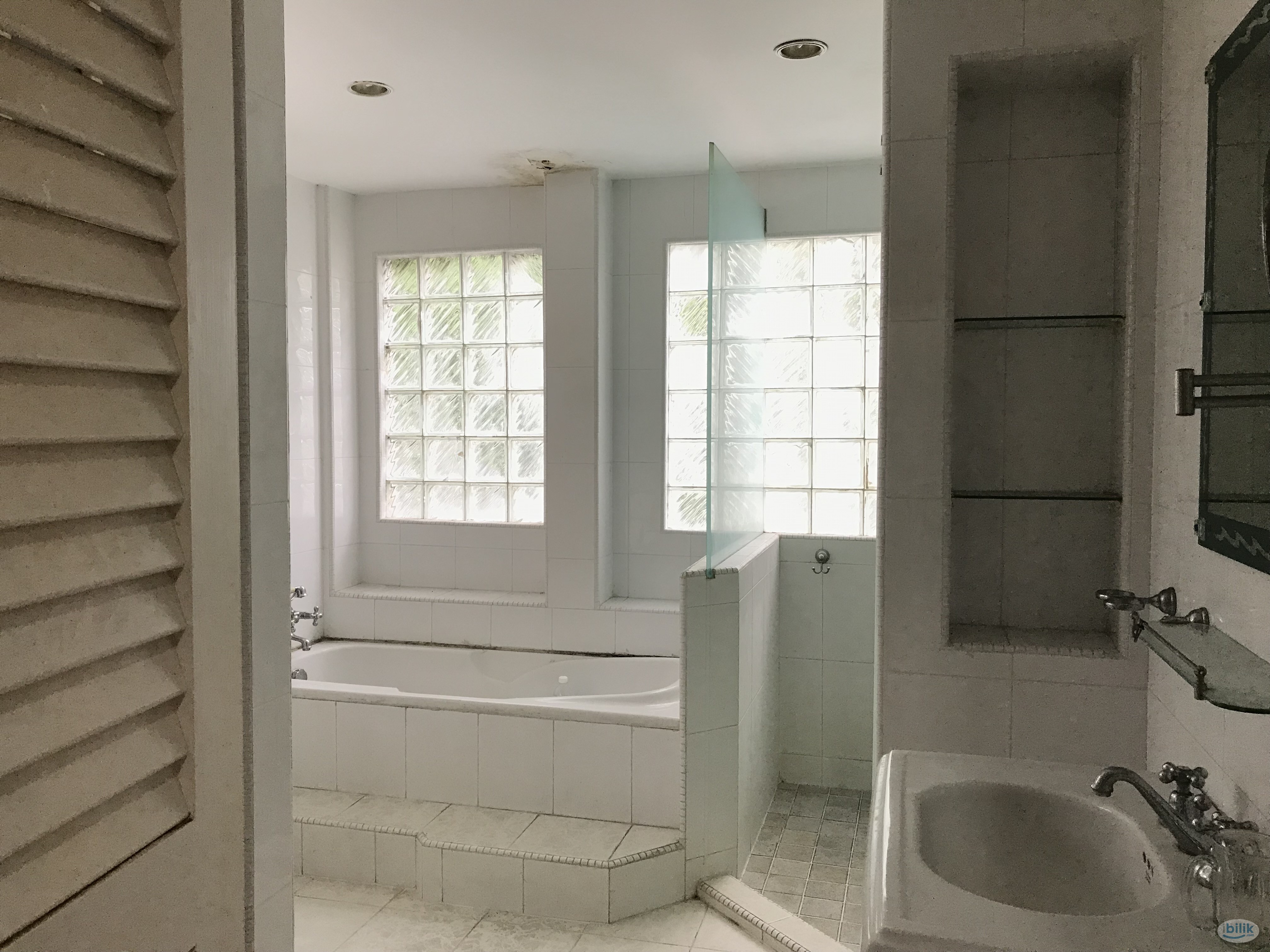 Single Room at Sri Hartamas, Kuala Lumpur - Image 2