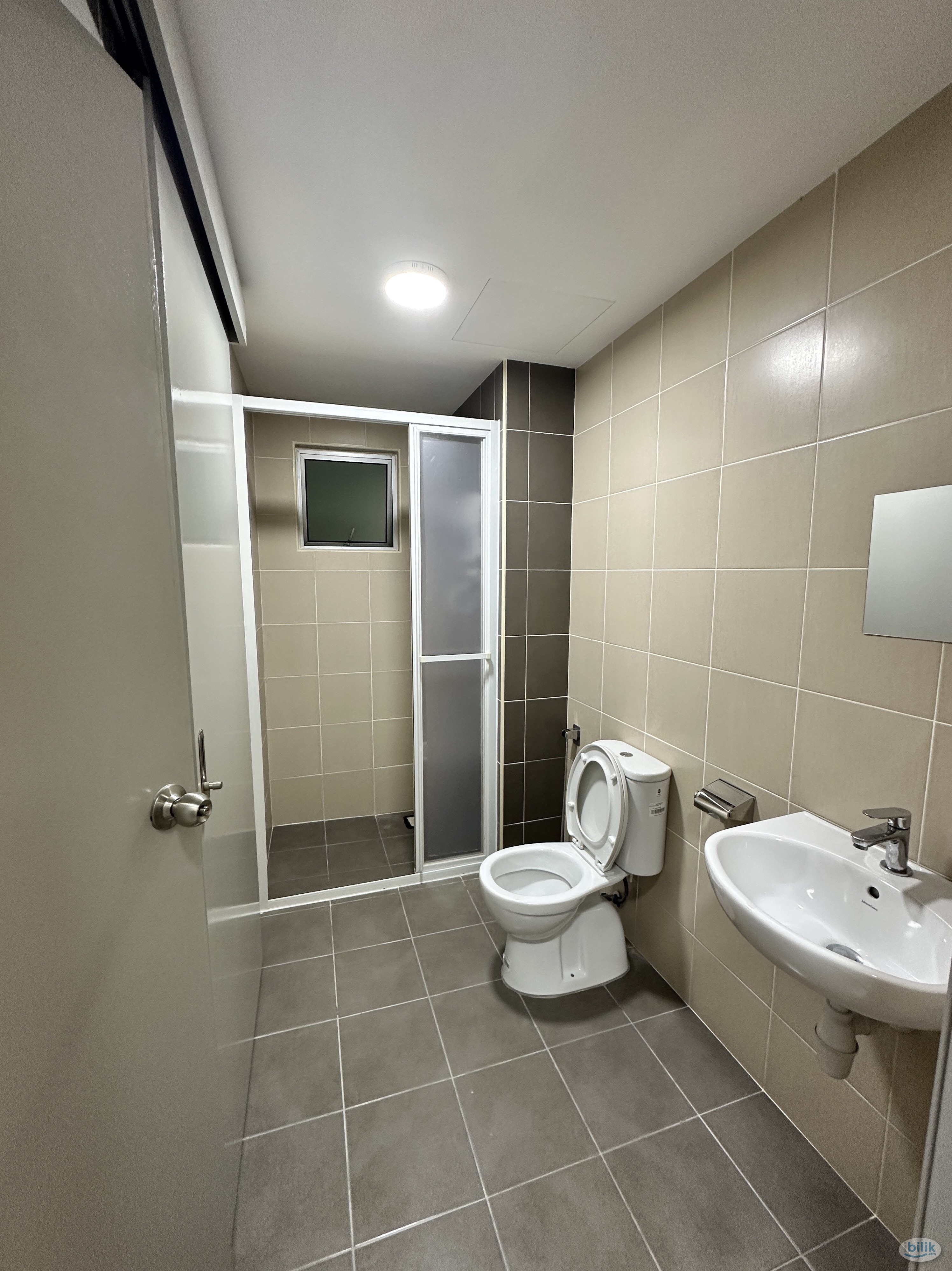 Razak City Nice Fully Furnish Room - Image 2