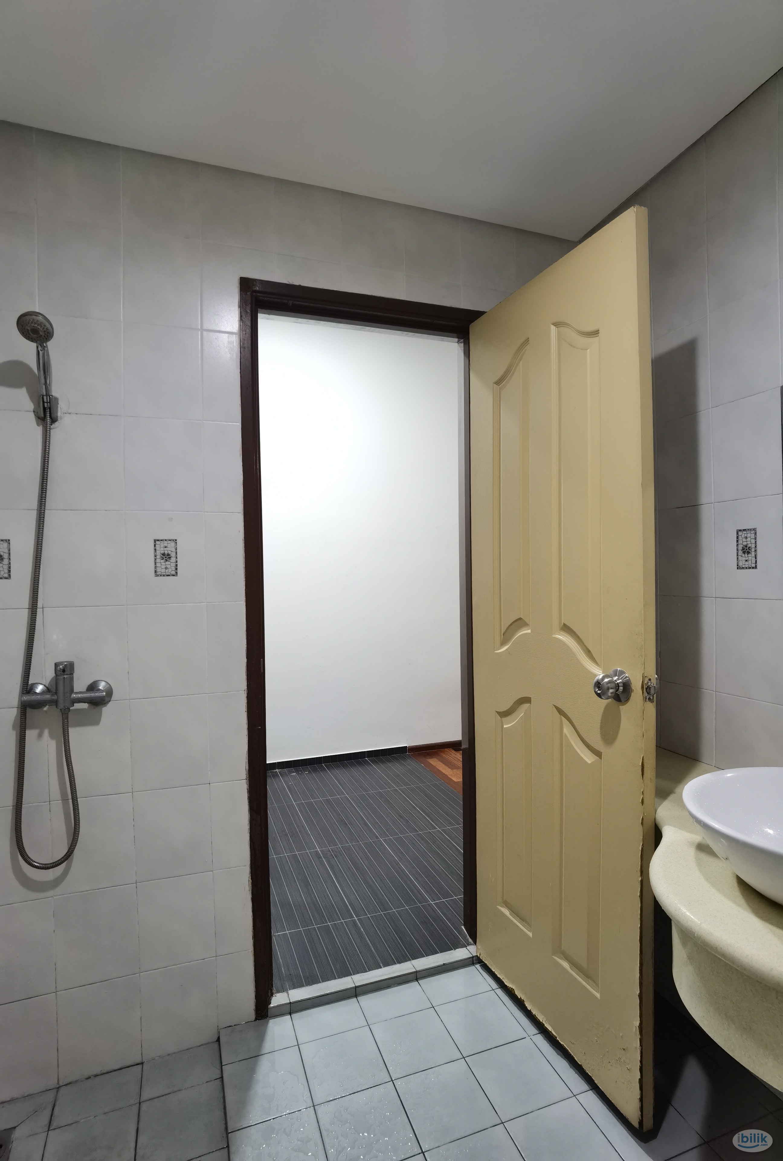 Fully Furnished Medium Room at Sunway SPK Damansara, Kepong (Next to Desa ParkCity & B.Menjalara) - Image 4
