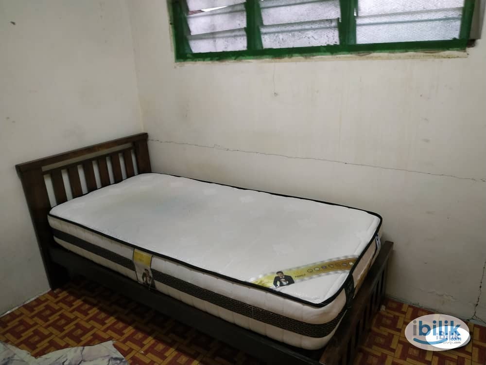 Single Room at Taman Sri Serdang UPM - Image 2