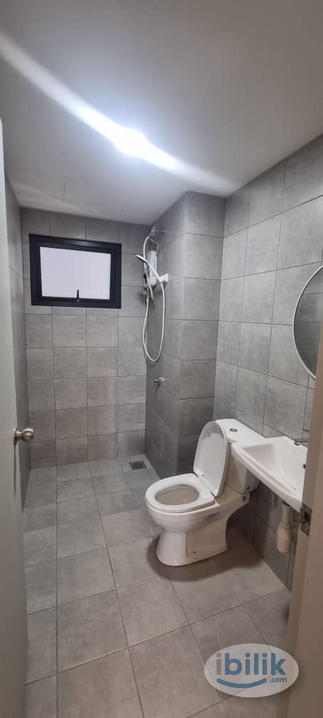 Male - Master Room at One Equine, Seri Kembangan - Image 4