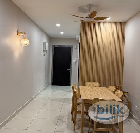 MIDDLE Room at KL Traders Square, Setapak - Image 1