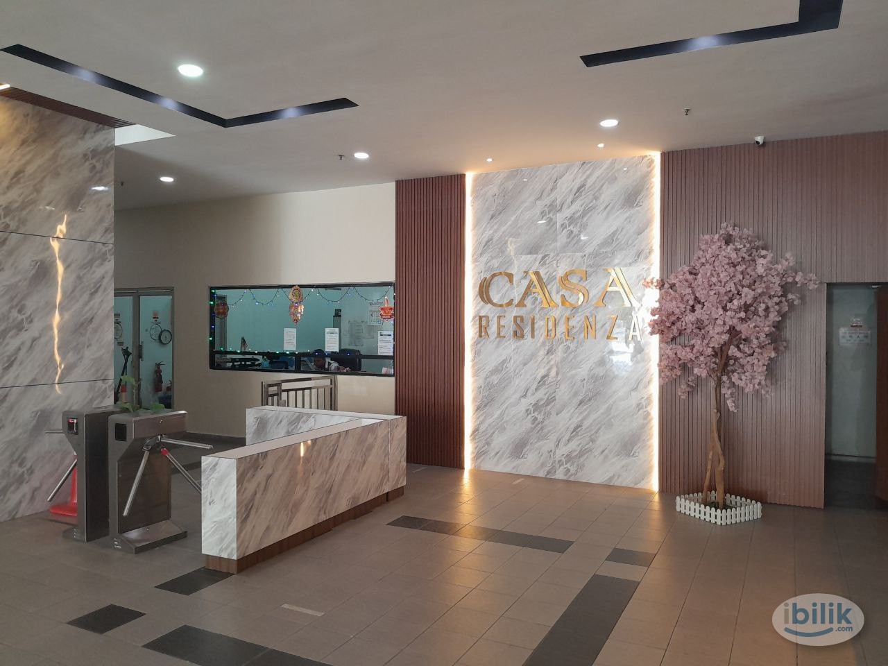[Casa Residenza] July Vacant Chinese Unit Middle Room 🚶🏻Short Walk to MRT & SEGi University - Image 1
