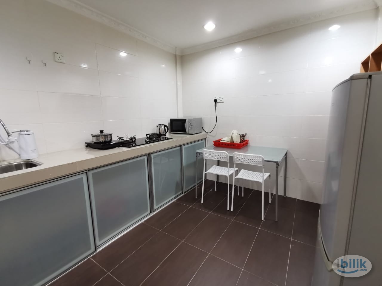 Exclusive Fully Furnished Medium Room @ Sunway Court Pjs 7 [Prefer Female] - Image 2