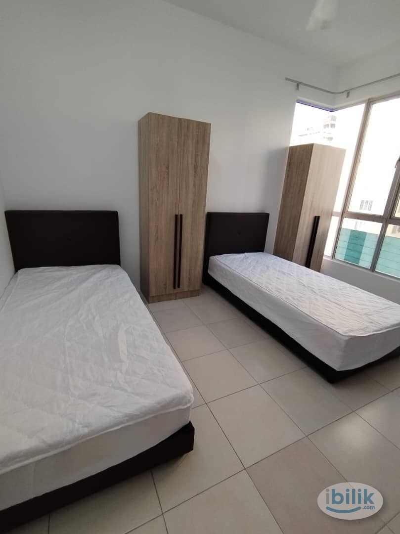 Middle Room at Platinum Lake PV13, Setapak - Image 1