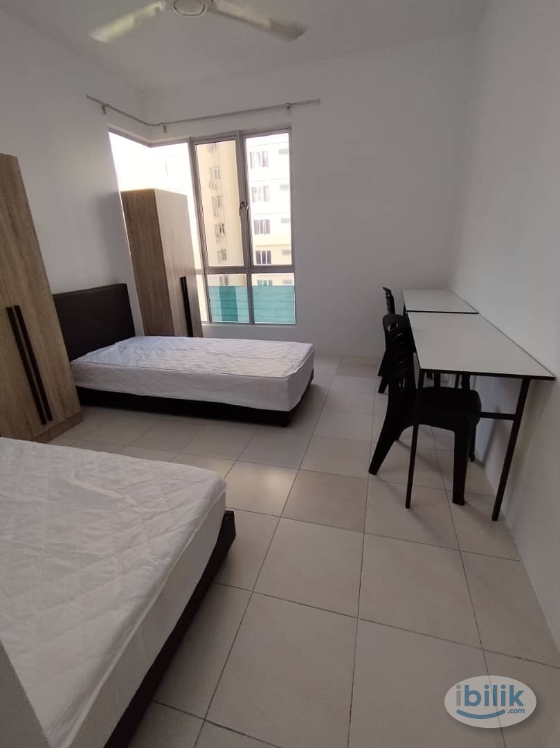 Middle Room at Platinum Lake PV13, Setapak - Image 2