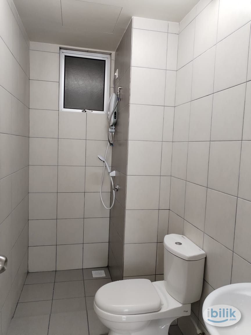 Middle Room at Platinum Lake PV13, Setapak - Image 3