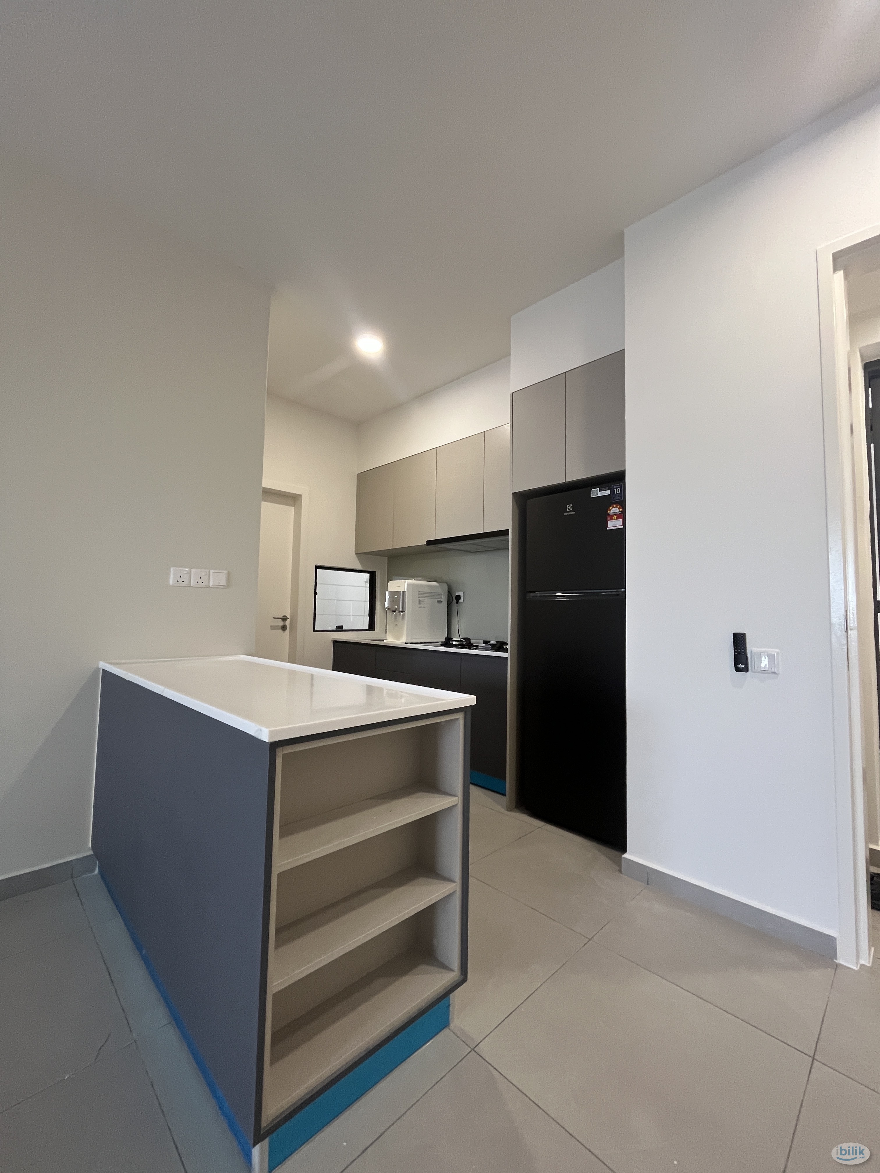 Middle Room at Millerz Square, Old Klang Road - Image 1