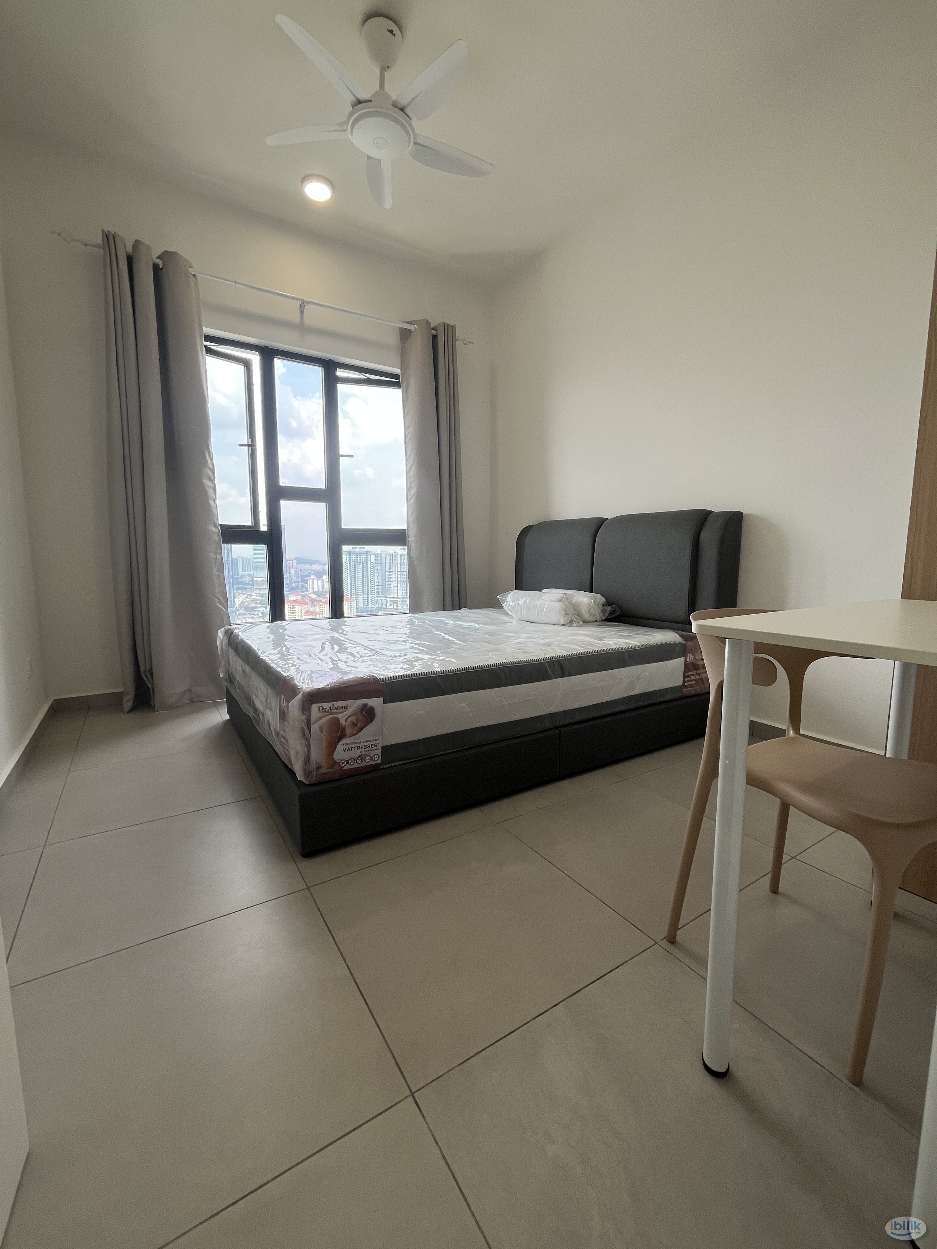 Middle Room at Millerz Square, Old Klang Road - Image 2