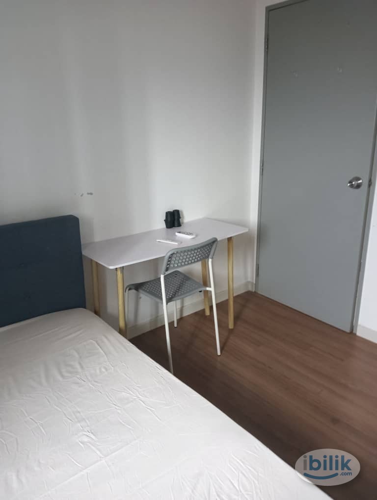 Middle Room Queen Bed Female Unit for Rent at M Vertica Residence, Maluri, Cheras, Kuala Lumpur - Image 2